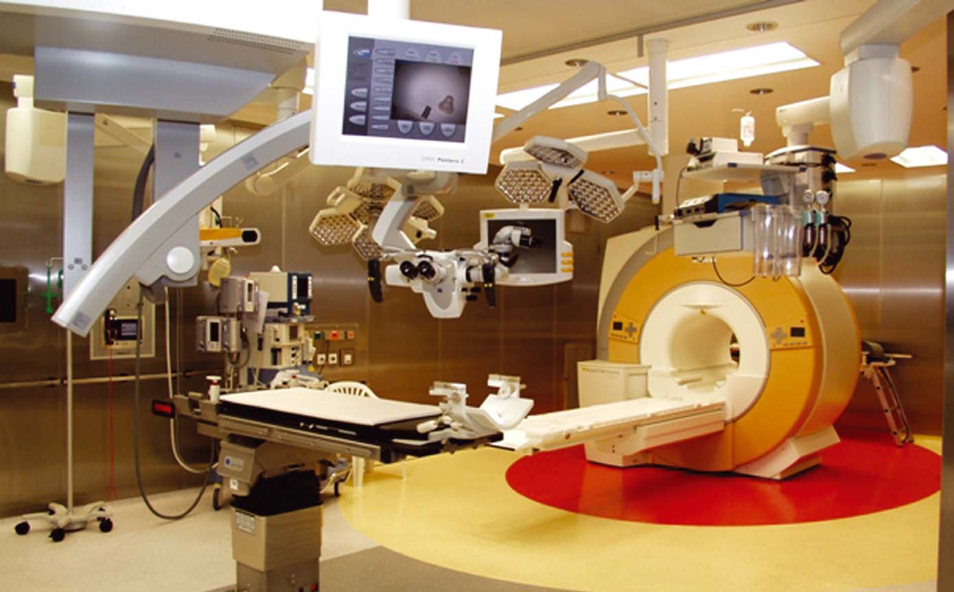 Operāciju zāle (saucas Brainsuite) Ulmas universitātes Neiroķirurģijas klīnikā – tik moderni aprīkotas operāciju zāles pasaulē ir tikai divas: viena Vācijā Gincburgā, otra – Amerikā