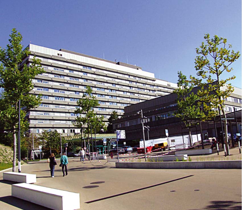 Šveices Centre Hospitalier Universitaire Vaudois uz 850 gultām ir apmēram 7000 cilvēku liels personāls