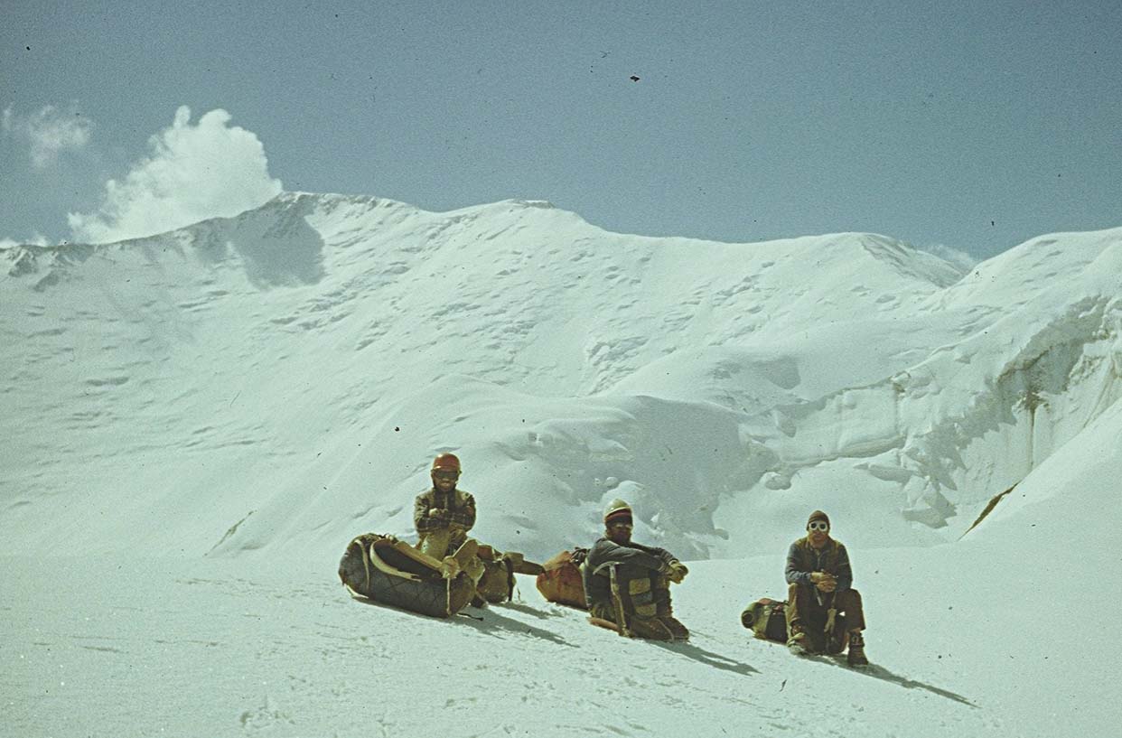 “Kalnos mani vilina ainava, daba, vietējie ļaudis un komanda, ar kuru kopā izbaudu kalnus”, Centrālais Tjanšans, 1991. gads, ceļā uz Han-Tengri virsotni