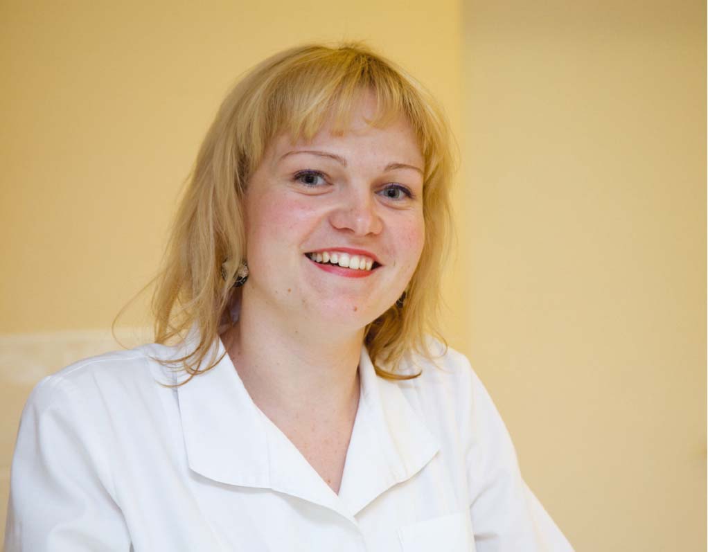 Astra Zviedre, Bērnu klīniskās universitātes slimnīcas ķirurģe