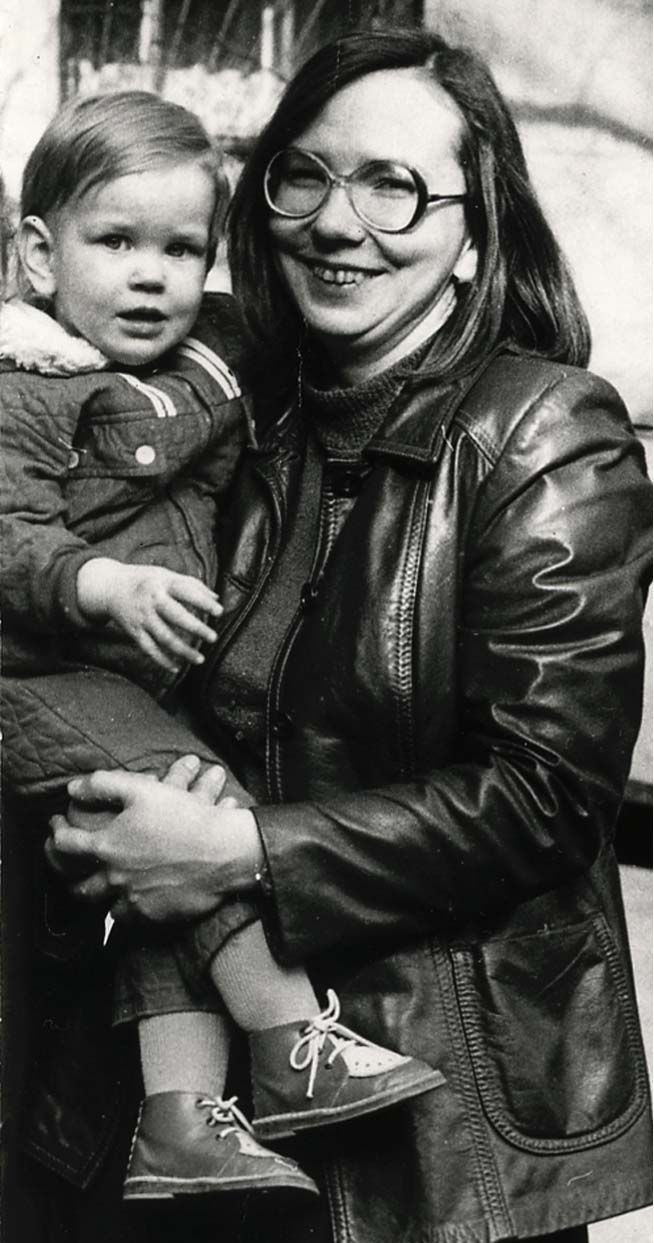 „Katrai mammai jādod laiks būt kopā ar saviem mazajiem bērniem”. Ar meitu, 1988. gads