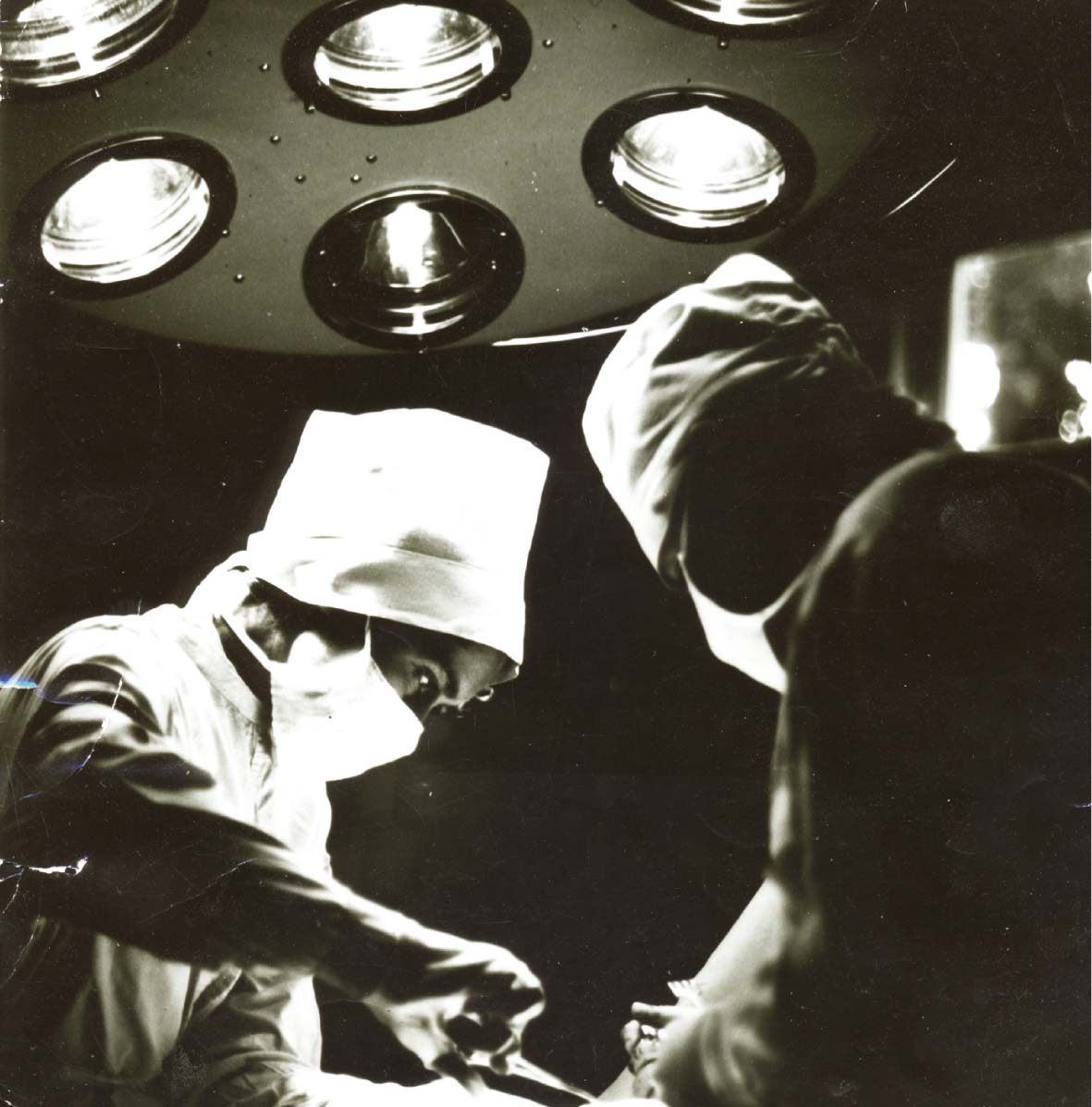 Darba gaitas Biruta Liede sāka kā ftiziatre, tad ķirurģe, kļūstot par ķirurģijas nodaļas vadītāju  Liepājas slimnīcā