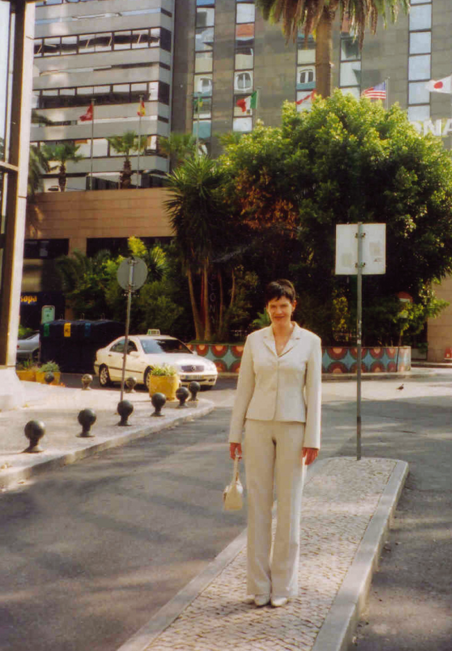 L. Mičulei vienmēr bijusi aktīva dzīves pozīcija: lekcijas, konferences. Lisabona, 2004. gads