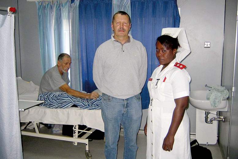 Āfrikas kolorīta piesitiens  pacienta aprūpei