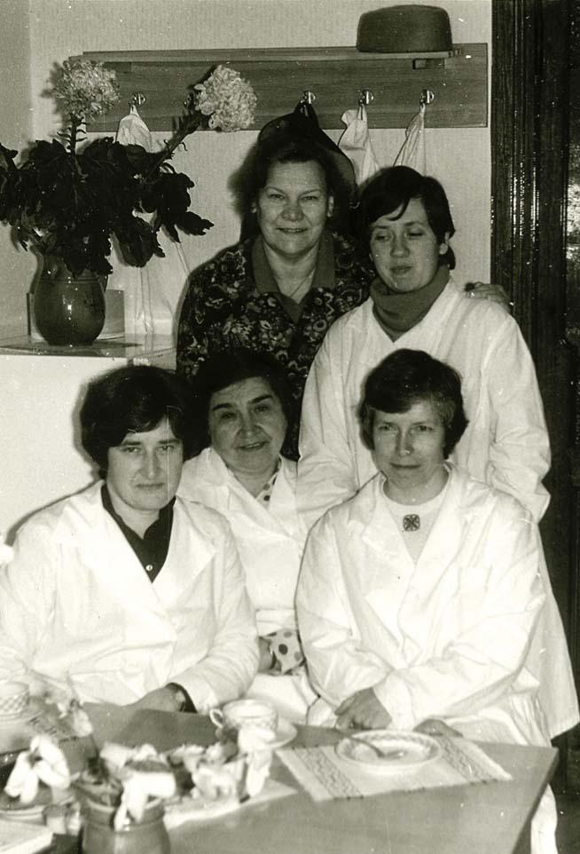 1984. gada oktobrī īsi pirms H. Rubīnes  dzimšanas dienas: Līvija Štāle, Ludmilla Baranova, Vilhelmīne Īriste, H. Rubīne, Vija Eniņa