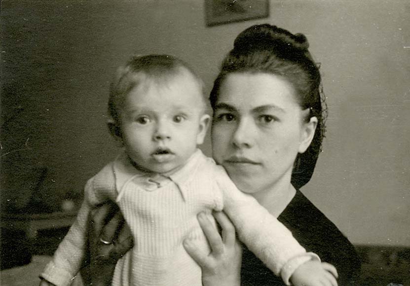 Ar mammu 1947. gadā