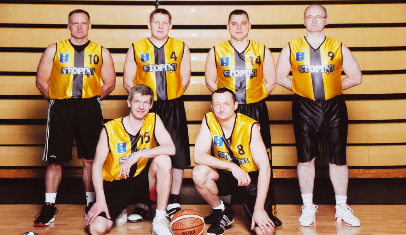 Basketbola komandas “Stopiņi 35+” sastāvā ar 4. numuru