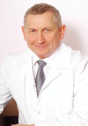 Pēteris Studers 30 gadu bija valsts medicīnas cilvēks, nu ar pārinieku Kasparu Ūdri dala rūpes par “Rietumu klīniku”