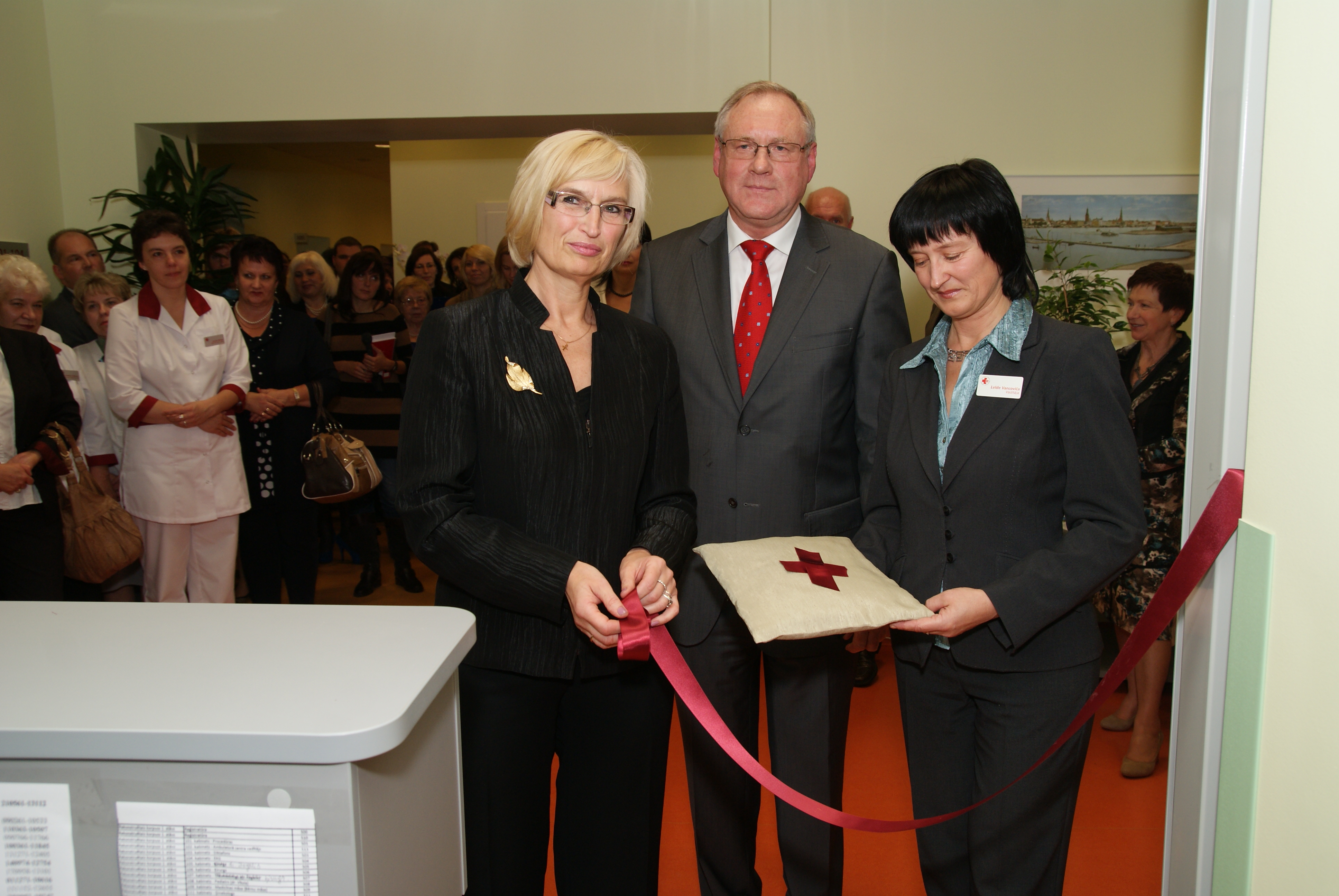 Veselības ministre Ingrīda Circene atklāt jaunizveidoto Sarkandaugavas ambulatorās veselības aprūpes centru