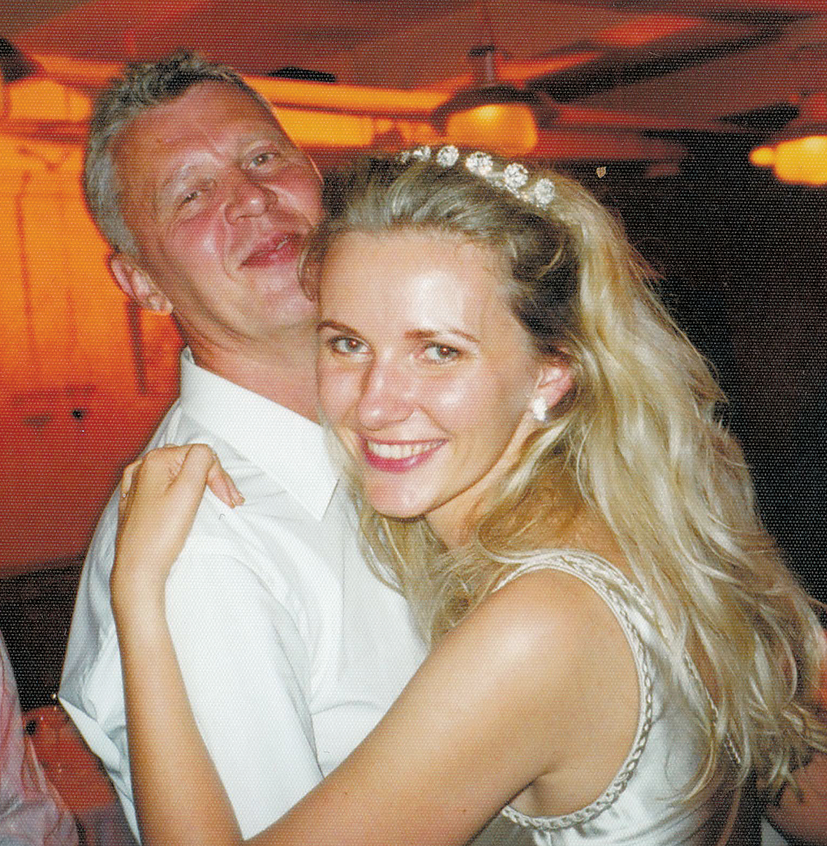 Laimīgais sievastēvs, izdodot meitu Inesi  pie vīra; 2007. gads