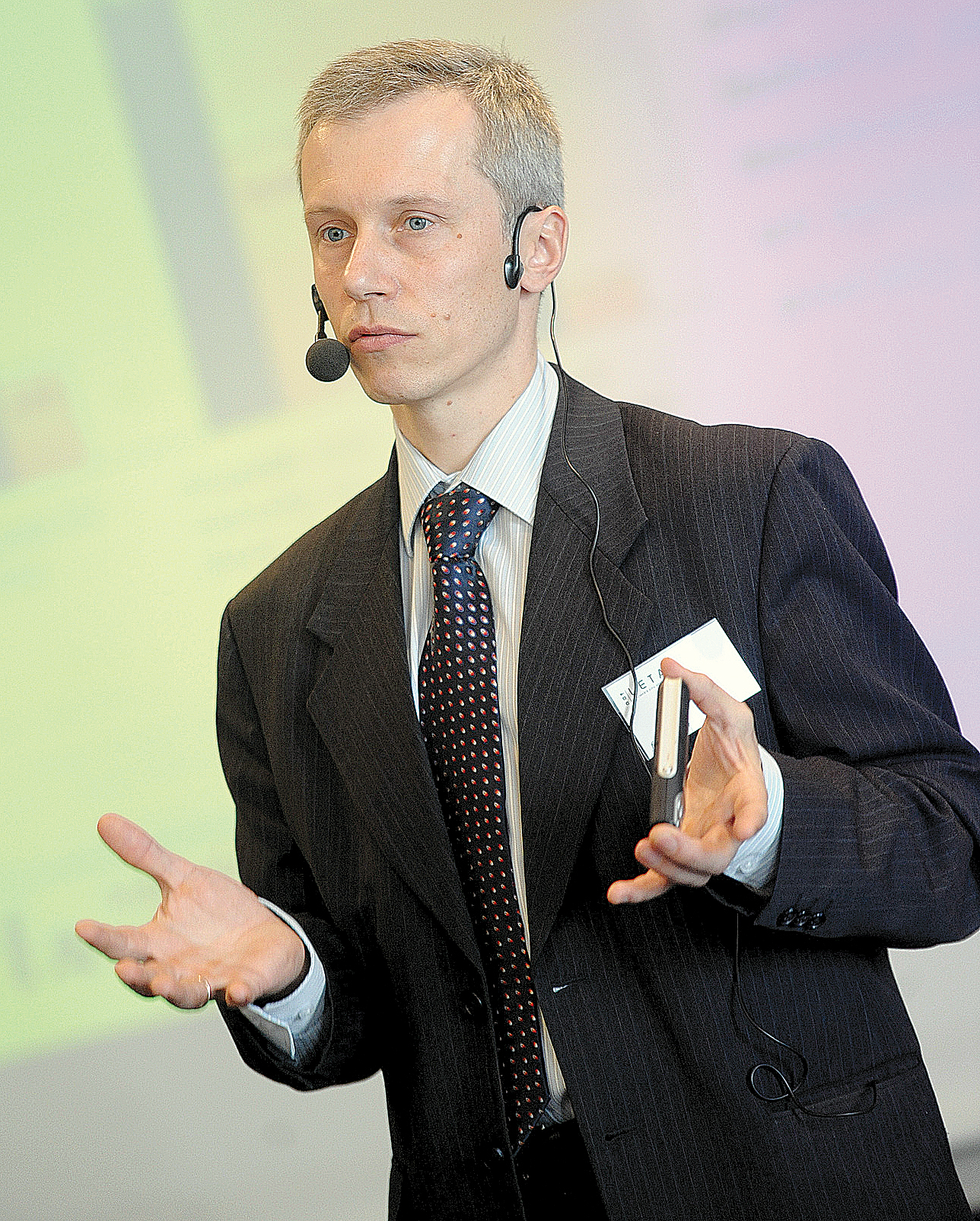 JĀNIS LEJA, Starptautisko inovatīvo farmaceitisko firmu asociācijas (SIFFA) valdes priekšsēdētājs, “Servier International” pārstāvniecības Latvijā vadītājs