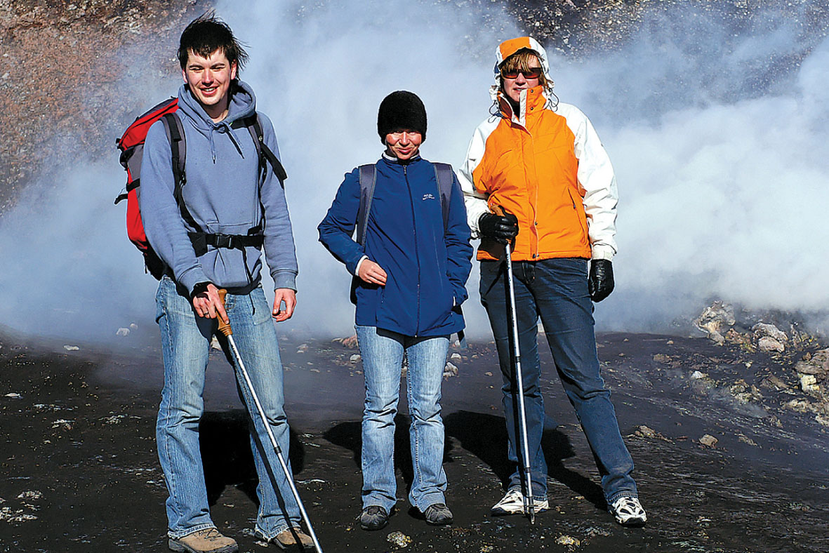 Etna. Ar kolēģiem Reini Vilšķērstu un Maiju Dambrovu, 2006. gads