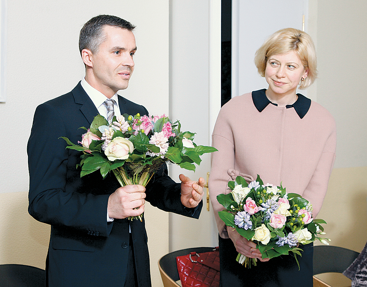 Par Paula Stradiņa KUS valdes priekšsēdētāju iecelts Dins Šmits,  par valdes locekli — Anda Čakša