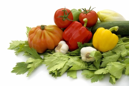 Augļu un dārzeņu lietošana uzturā samazina mirstības risku