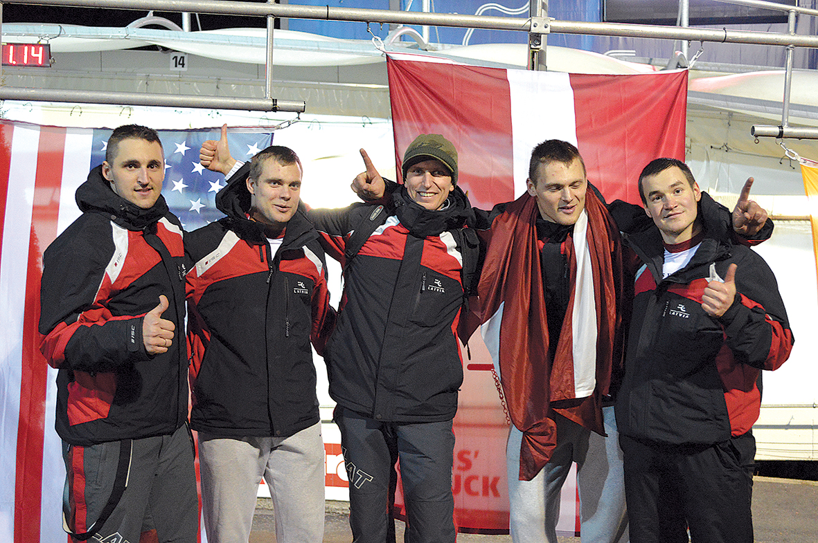 Ar savējiem sportistiem.  Insbrukā, Austrijā izcīnīta 1. vieta,  2014. gads