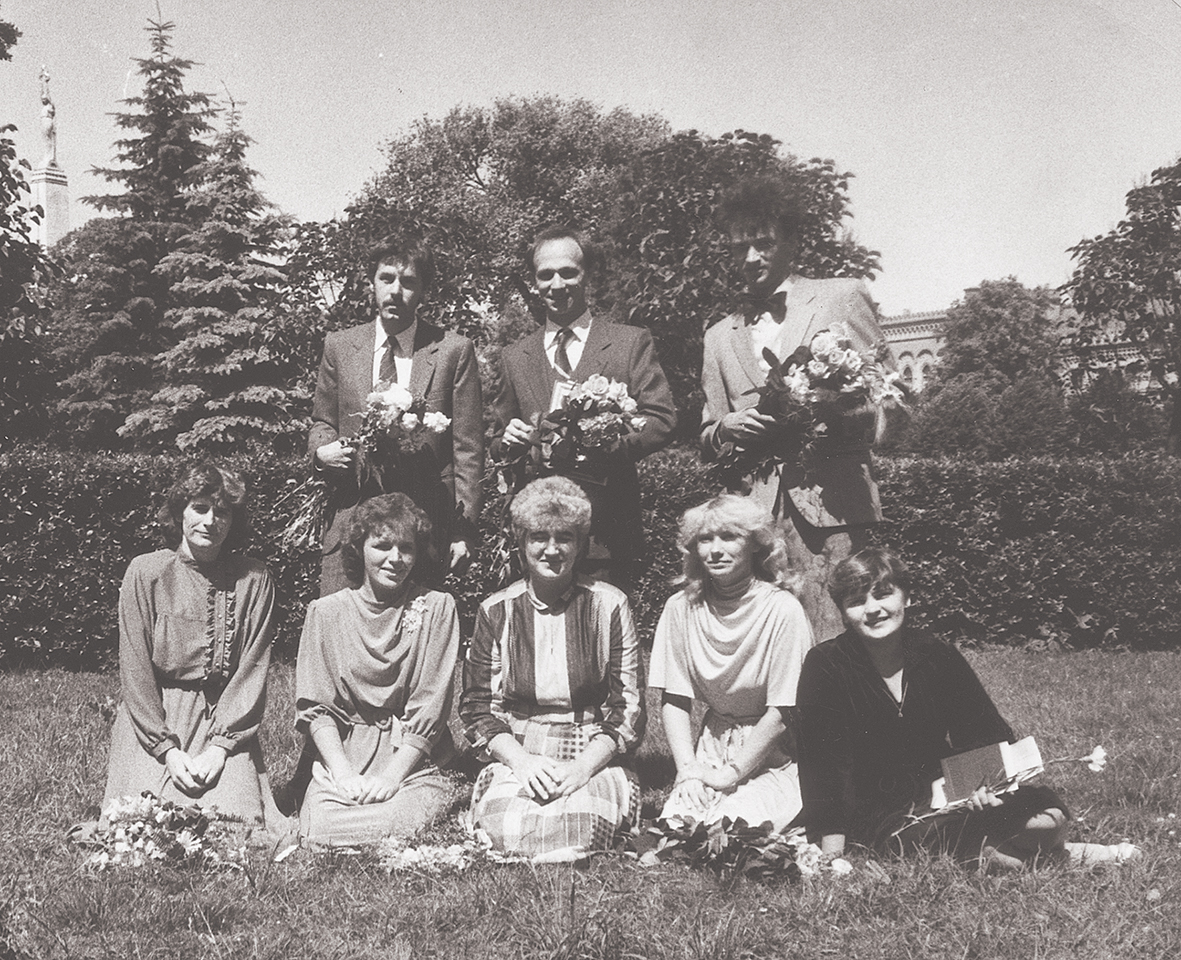 Absolvējot Rīgas Medicīnas institūtu 1986. gadā, 10. grupa