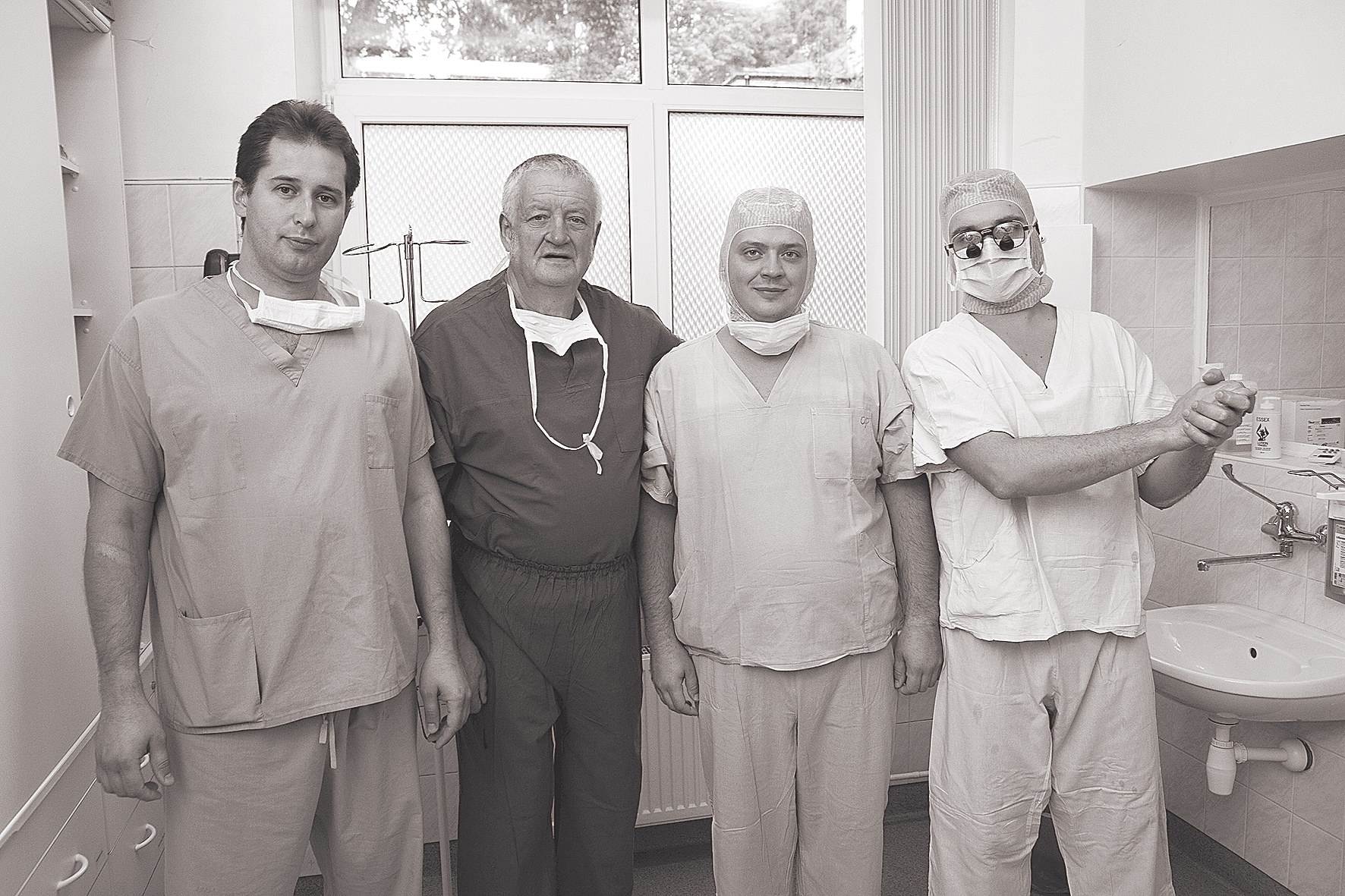 Latvijas bērnu kardioķirurģijas komanda  (no kreisās): Dr. Lauris Šmits,  prof. Aris Lācis, Dr. Normunds Sikora,  Dr. Valts Ozoliņš