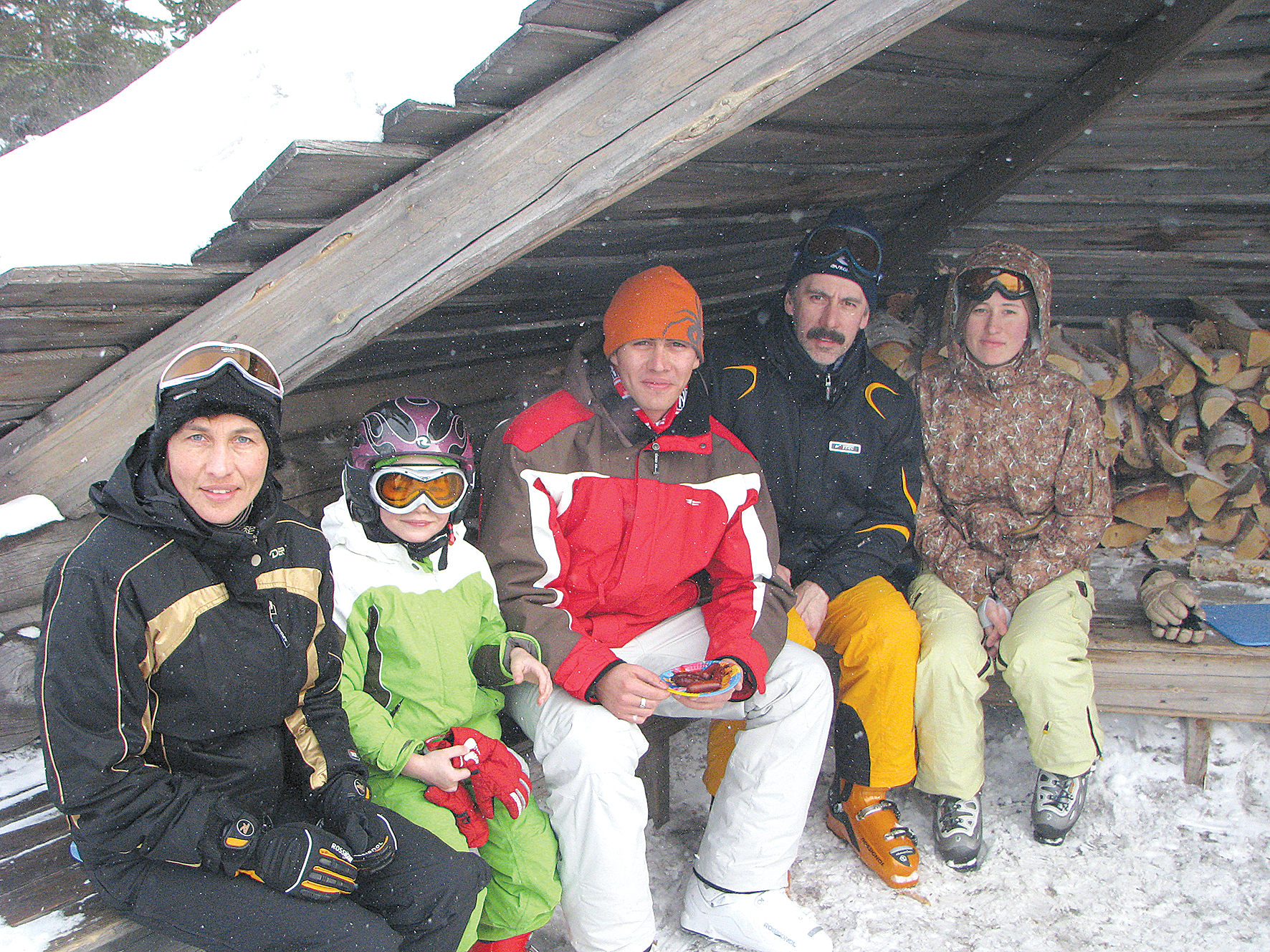 Atelpas brīdis Somijā,  kur ģimene devusies slēpot