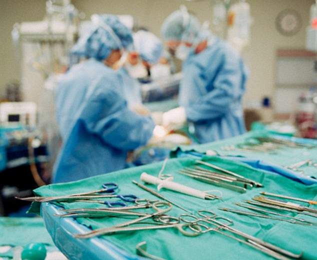 Austrumu slimnīcā veiktas sešas īpaši sarežģītas operācijas pacientiem ar galvas asinsvadu patoloģijām