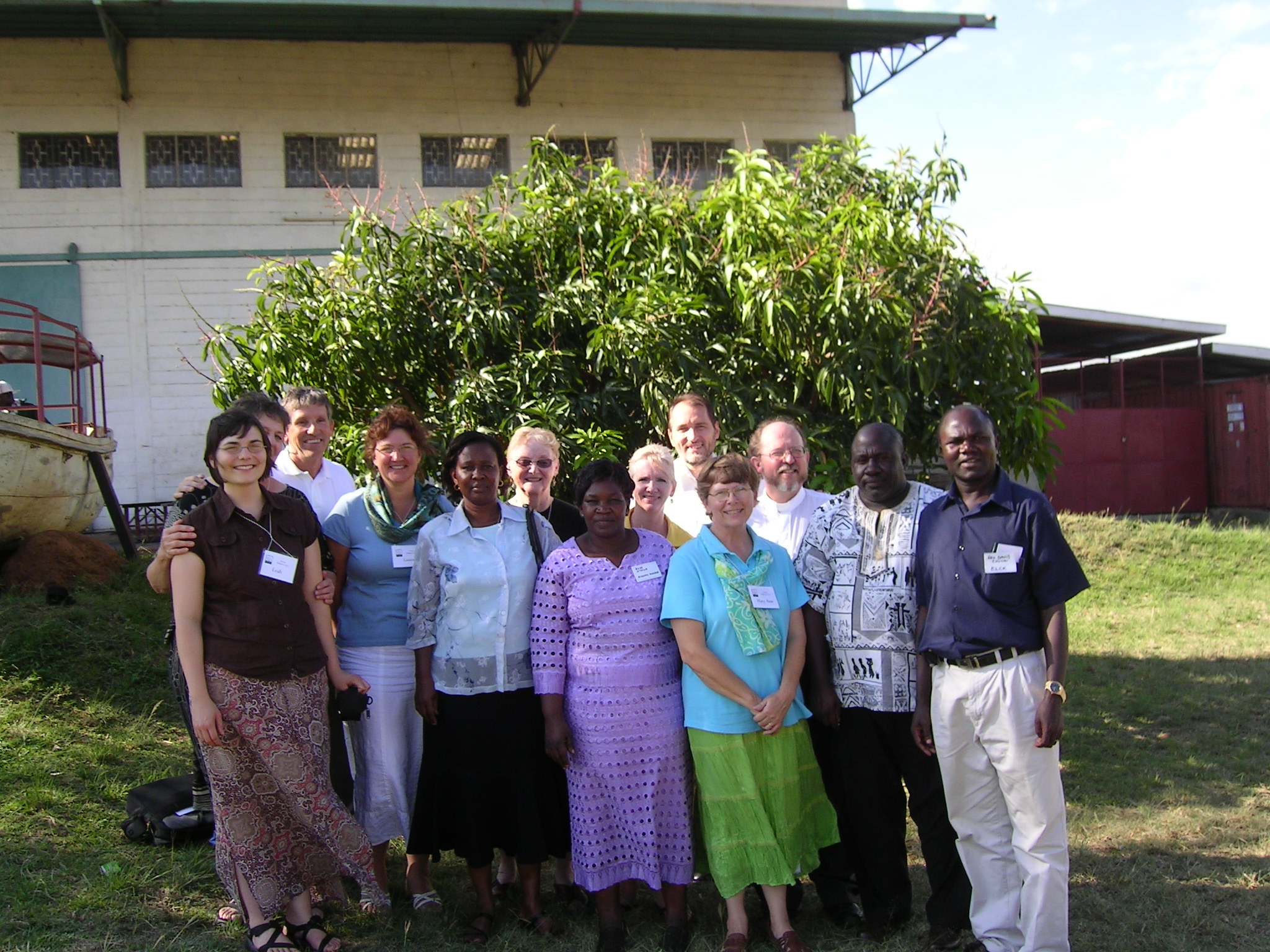 Darba grupas sastāvā  kopā ar ASV speciālistiem Kenijā,  2007. gadā. Mācību cikli Kisumu,  Kenijas rietumdaļā