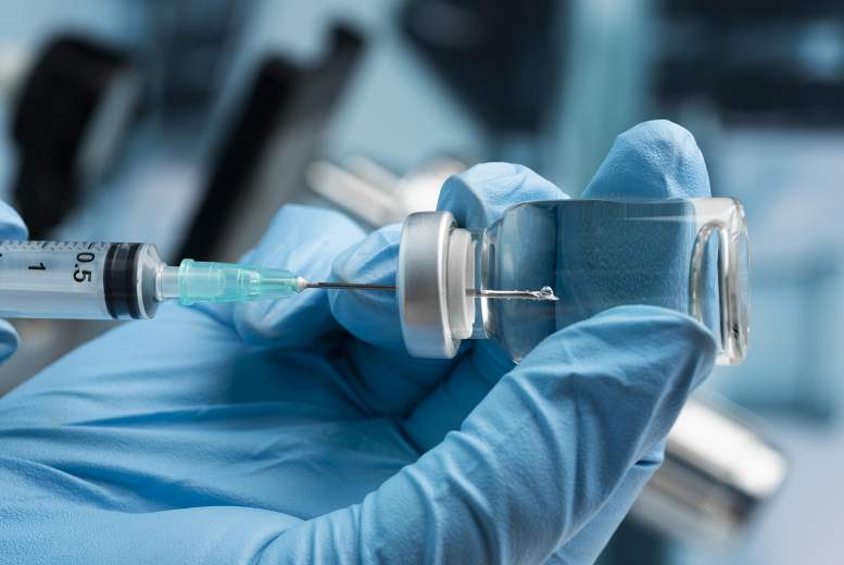 Arī Latvijā sāks administrēt trešo vakcīnu devu pret Covid-19