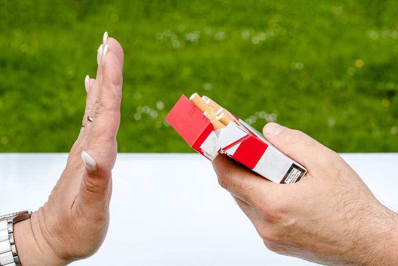 Vai ir ieguvumi vareniklīna un nikotīna plākstera kombinētai vai pagarinātai terapijai?