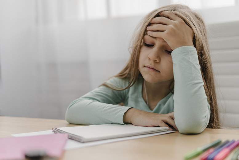 Stress pandēmijas laikā ir saistīts ar paaugstinātu galvassāpju izplatību pusaudžiem