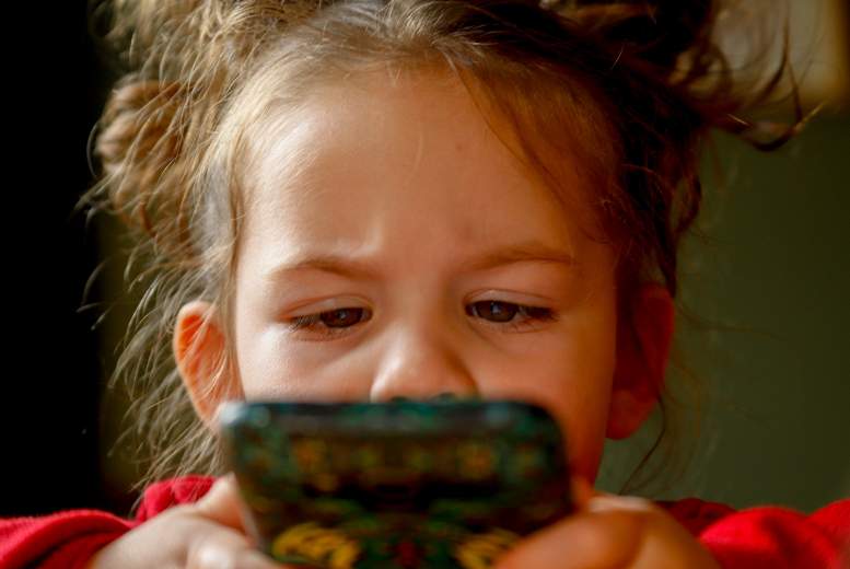 Vai mobilās ierīces bērna nomierināšanai ir labākā izvēle?