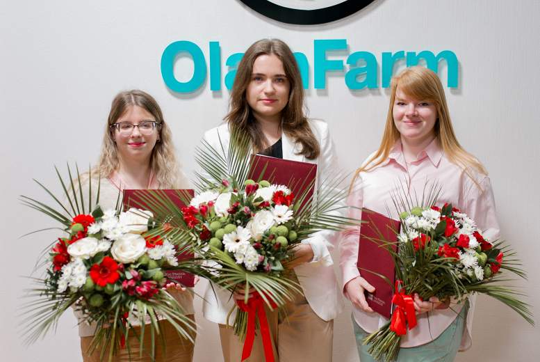 Trīs izcilas RSU studentes saņem "Olainfarm" stipendiju