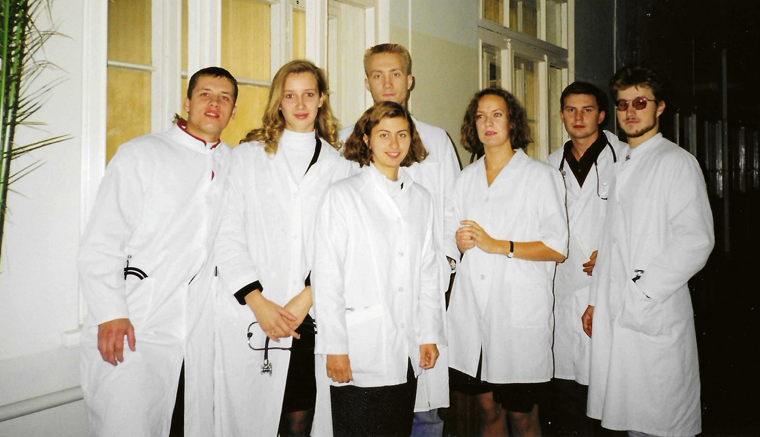 RSU 4. grupa 6. kursā (sākot no kreisās): Ainārs Stepens, Iveta Stepena, Kalvis Briuks, Ieva Ziediņa, Kristīne Geldnere, Māris Taube, Ervīns Lavrinovičs
