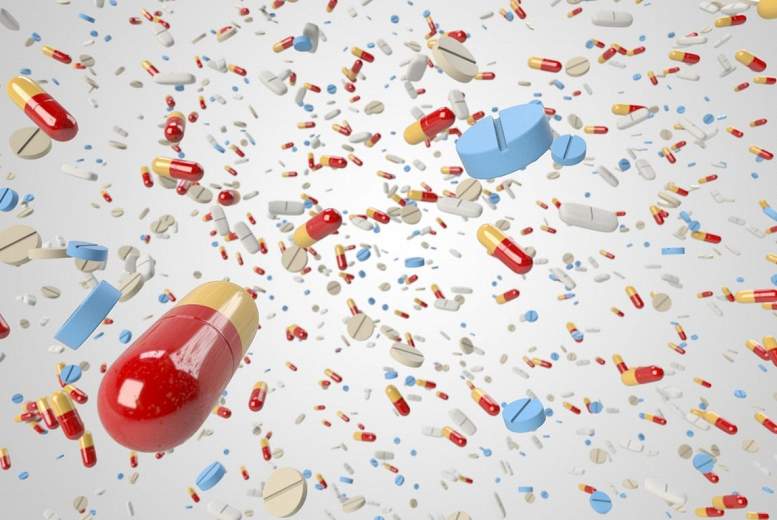 Nāves iemesli un apstākļi starp stimulantu un opioīdu lietotājiem
