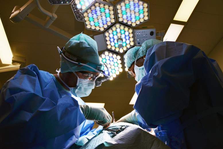 Ķirurģiskās zonas infekcijas riski pacientēm pēc ginekoloģiskas operācijas