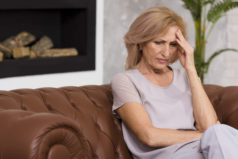 Ne tikai karstuma viļņi: slēpta depresija agrīnā menopauzē