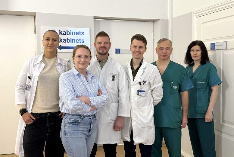Veikta inovatīva mikroķirurģiska operācija, lai būtiski mazinātu limfedēmas risku sievietēm pēc krūts vēža ārstēšanas