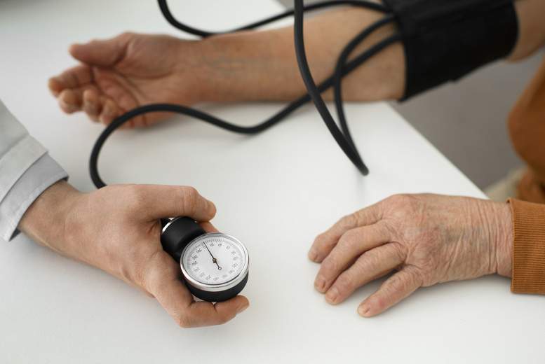 Hipertensijas izraisīta akūta psihoze. Patofizioloģija, diagnostikas izaicinājumi un klīniskā pieredze