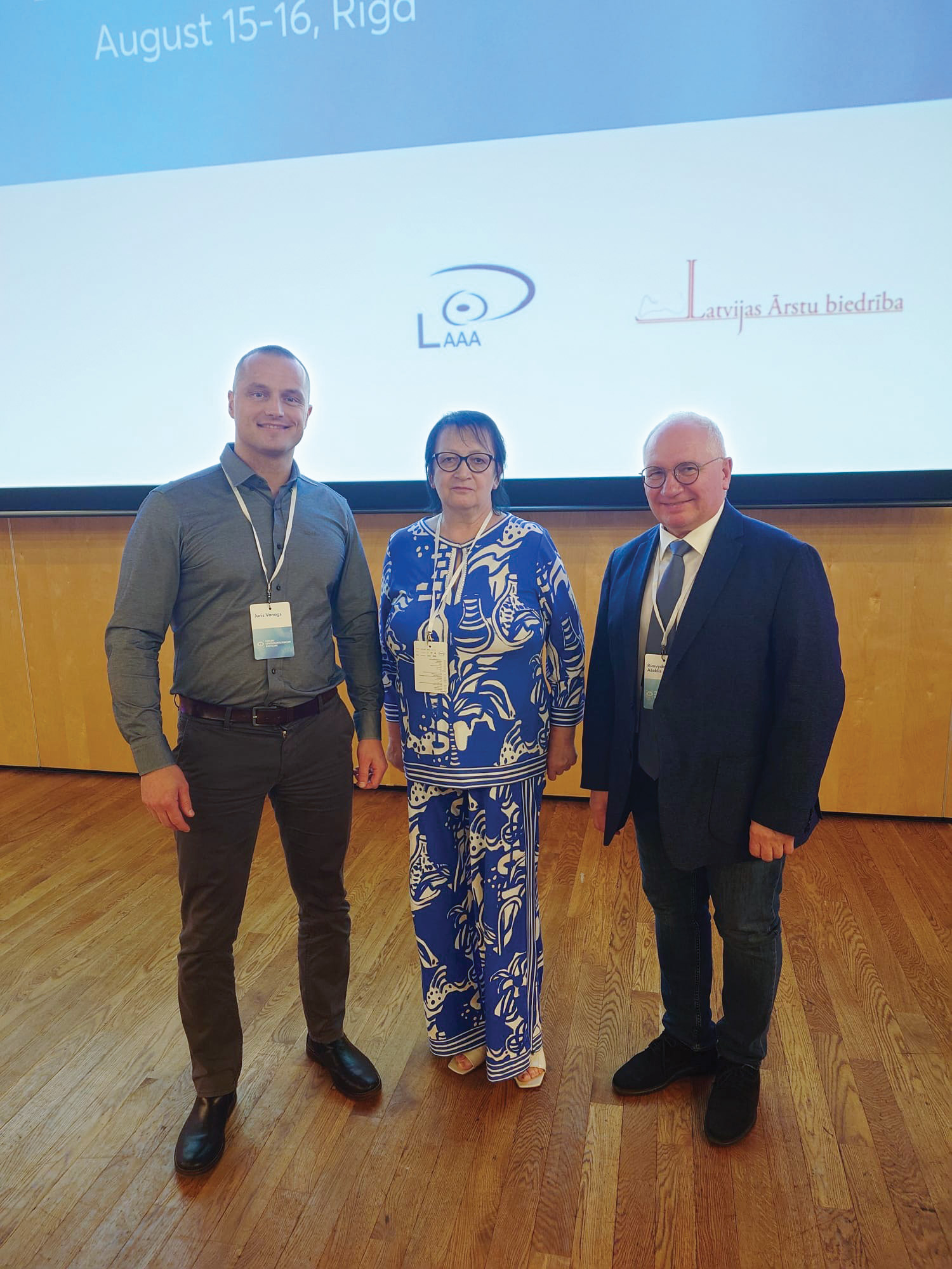 Baltijas Oftalmologu kongresā Rīgā, 2025. gads. No kreisās: RSU docents Juris Vanags, RSU profesore Guna Laganovska, Viļņas Universitātes asociētais profesors Rimvydas Ašoklis
