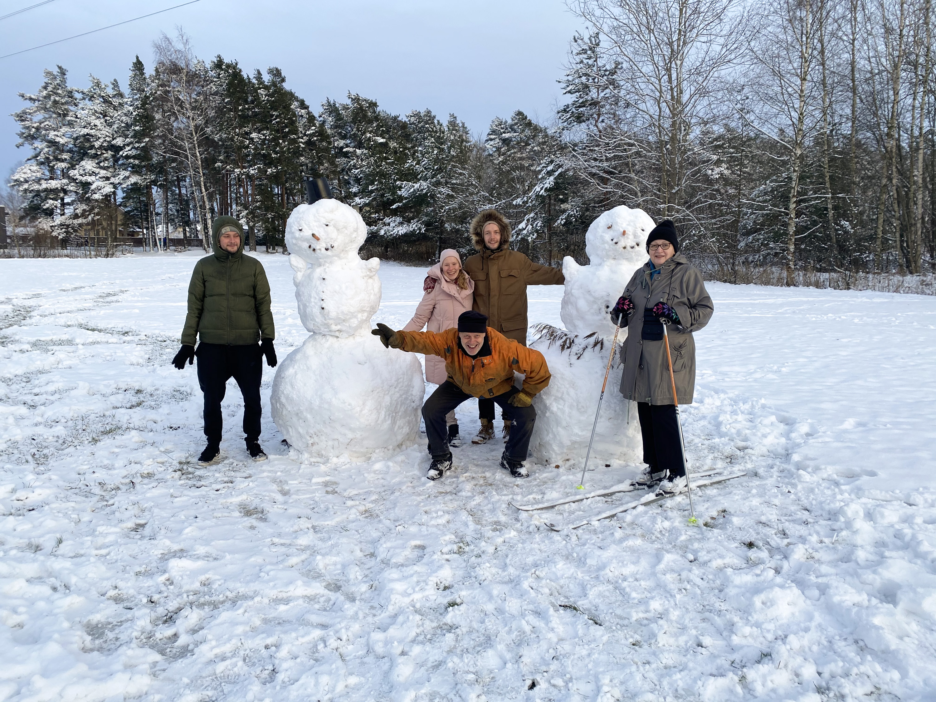 Ar ģimeni. No kreisās: dēls Reinis, vedekla Laima, vīrs Māris, dēls Mārtiņš, Guna