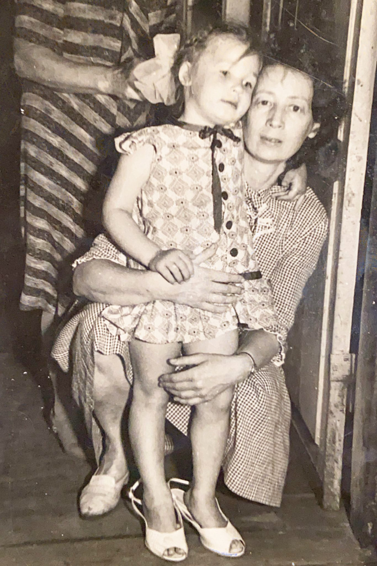 “Mammītes kurpēs”