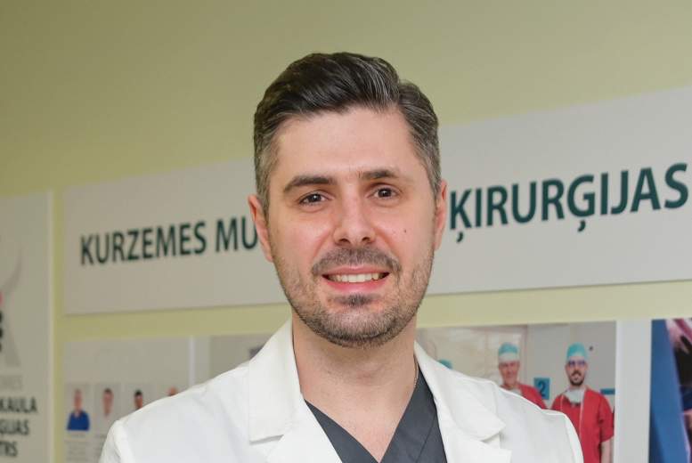 Dr. ARTŪRS DONCOVS