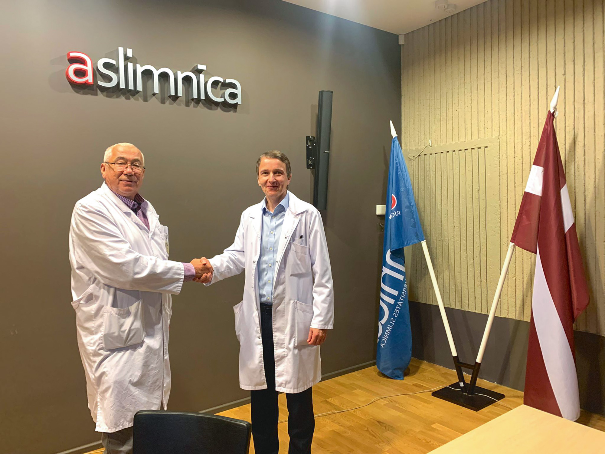 Kopā ar Dr. Kārli Bicānu Latvijas Neiroķirurgu biedrības sēdē