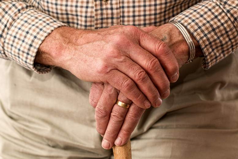 Vielmaiņas traucējumi prostatas vēža pacientiem pēc androgēnu receptoru signālceļa inhibitoru sākšanas